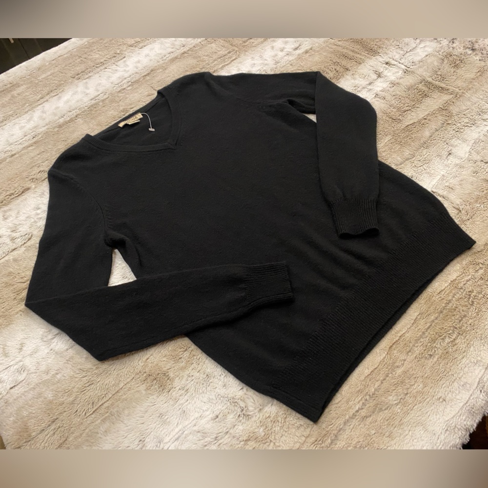 NWOT💝AMICALE Cashmere V-Neck Sweater Size S - Picture 6 of 13